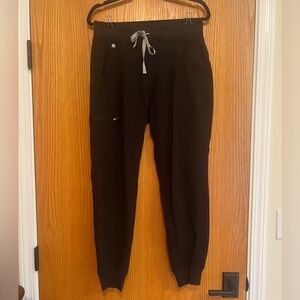 Figs Women’s Black Jogger Scrub Pants
